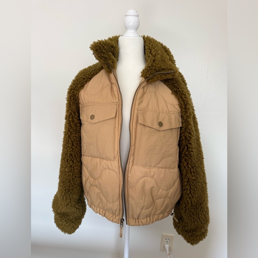 Universal Thread Tan and Olive Jacket